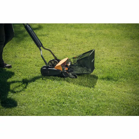 Fiskars Bac De Ramassage Pour Tondeuse Fiskars StaySharp Max, Capacité: 18 Litres, StaySharp, Noir/Orange, 1000592 5 Fiskars Bac De Ramassage Pour Tondeuse Fiskars StaySharp Max, Capacité: 18 Litres, StaySharp, Noir/Orange, 1000592 – Image 4