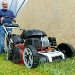 Tondeuse à Gazon à Essence 224cc 7.5cv, Démarrage électrique 4 Temps Automoteur, Double Lame Acier 530mm 21", Hauteur De Coupe Réglable Et Panier D'une Capacité De 65L - Greencut GLM880XE -Tondeuse Boutique 28885940 3