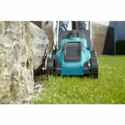 GARDENA Tondeuse électrique PowerMax 1100/32. Tondeuse Filaire / 1100W / Largeur De Coupe 32 Cm / Bac 30L / Pelouse Jusqu'à 300m² (5031-20). 9 GARDENA Tondeuse électrique PowerMax 1100/32. Tondeuse Filaire / 1100W / Largeur De Coupe 32 Cm / Bac 30L / Pelouse Jusqu'à 300m² (5031-20). -Tondeuse Boutique 33511369 3