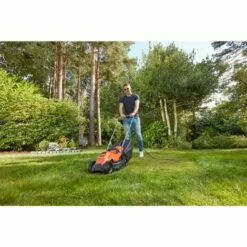 BLACK & DECKER Tondeuse 32cm - Moteur Universel 1200 W BLACK+DECKER BEMW451-QS -Tondeuse Boutique 34599501 3